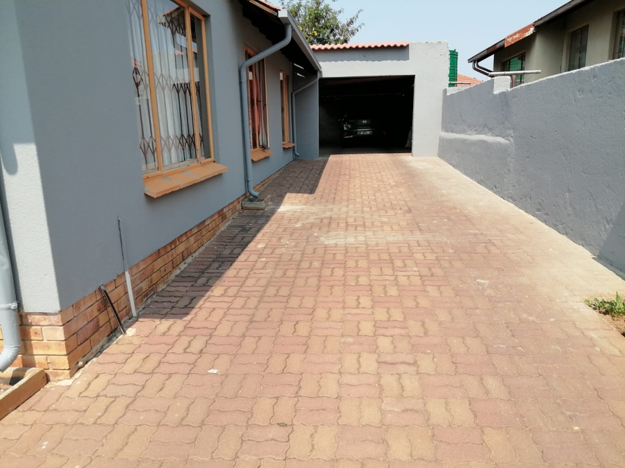 3 Bedroom Property for Sale in Tlhabane West North West